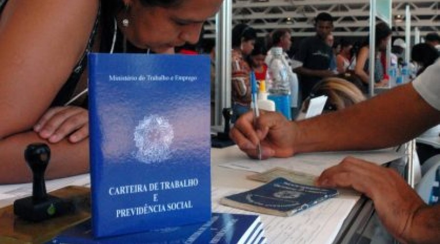 Desemprego cresce e atinge 12,6%; país tem 13,1 milhões de desempregados