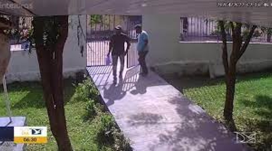 Criminosos assaltam escola de Caxias em pleno horário de funcionamento