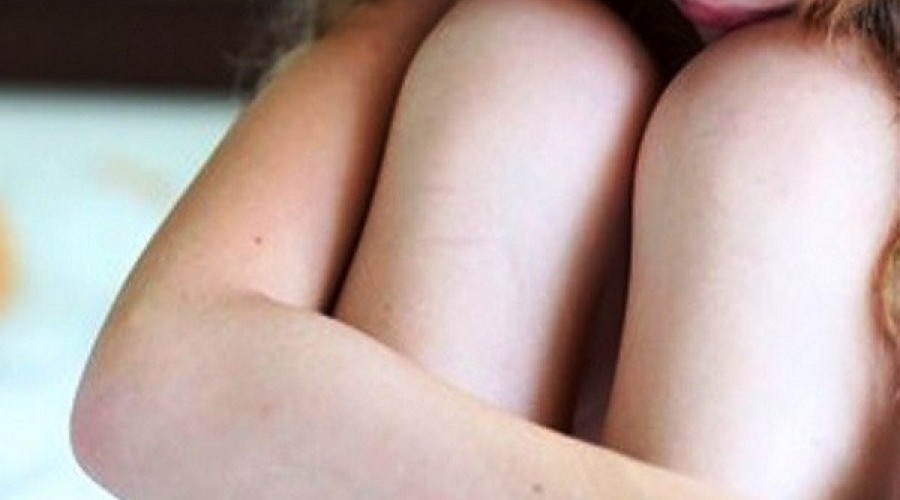 Idoso estupra neta de 9 anos e avó culpa criança: “Muito fogueteira”