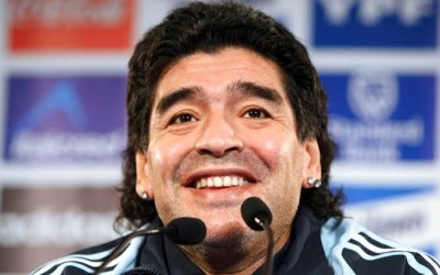 Julgamento do caso Maradona tem novo escândalo e é adiado após suspeita de que exames usados em perícia eram do pai do ex-jogador