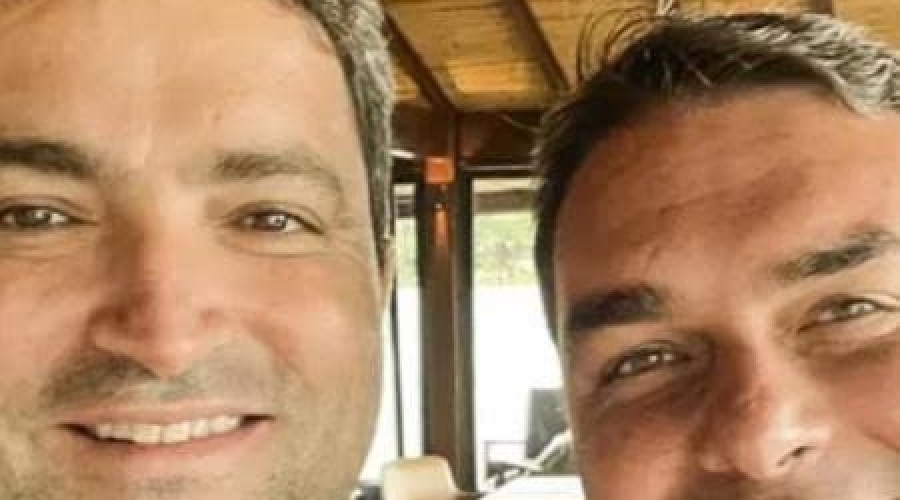 THOMAZ, FLÁVIO E WEVERTON ROCHA - José Gomes