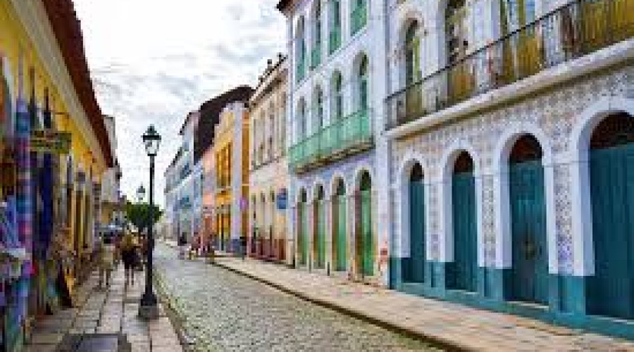 São Luís: CRIME CONTRA O PATRIMÔNIO - Asfaltar Bairros ou Centro Histórico  é atentar contra a Ilha do Amor