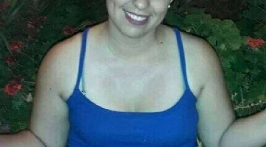 Mulher sofre morte súbita durante amamentação e filha morre asfixiada