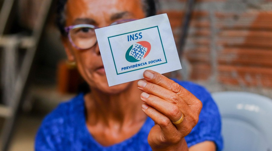 INSS acaba de aprovar ALTERAÇÃO de idade mínima para receber aposentadoria: CONFIRA!