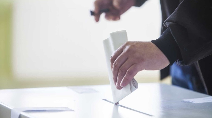 Eleitores confinados vão poder votar antecipadamente