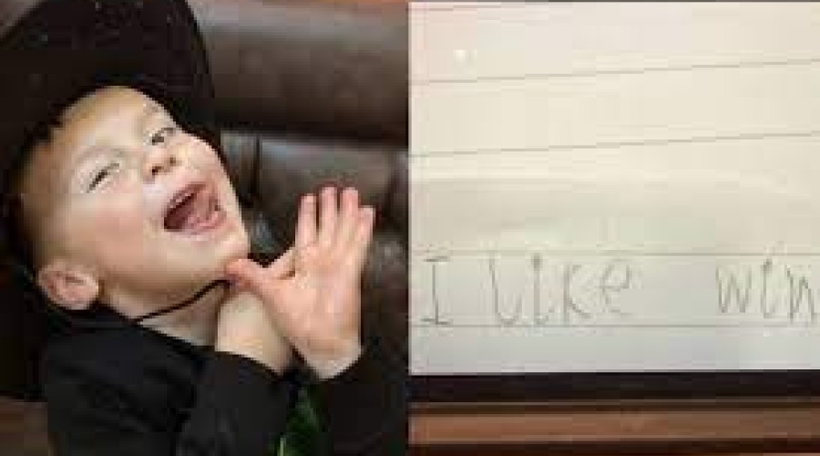 Garoto de 5 anos diz “gostar de vinho” e mãe é chamada na escola