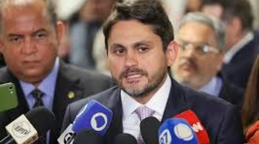 Ministro das Comunicações, Juscelino Filho pede demissão após ser denunciado pela PGR - Já são 10 mudanças no governo Lula, Veja lista.