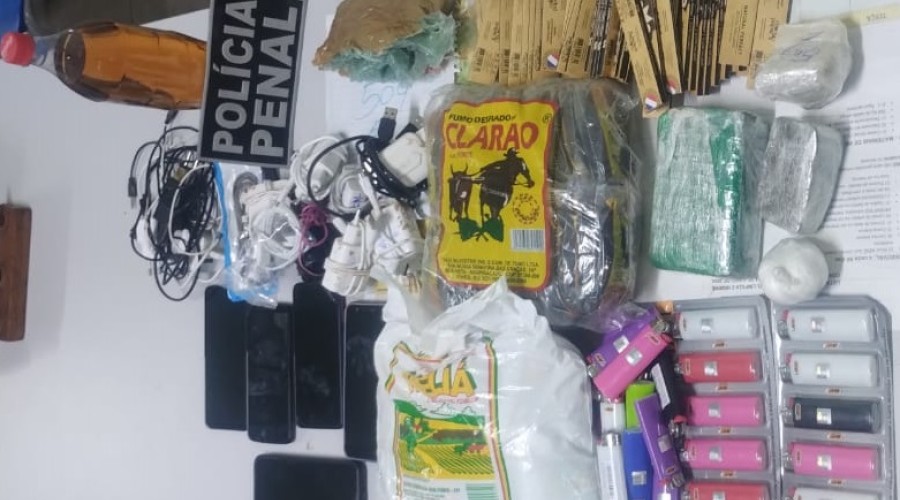 Adolescentes são apreendidos após tentarem entrar com drogas em penitenciária