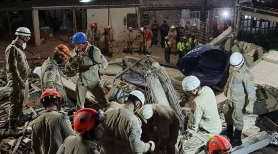 Pai, filha e neta morrem em desabamento de prédio no ES