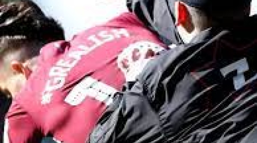 Torcedor que invadiu campo e deu soco em jogador do City é encontrado morto