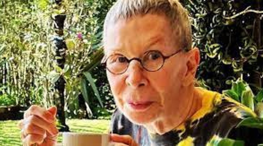 Rita Lee dá entrada às pressas em hospital, diz colunista. Saiba estado de saúde da cantora de 75 anos