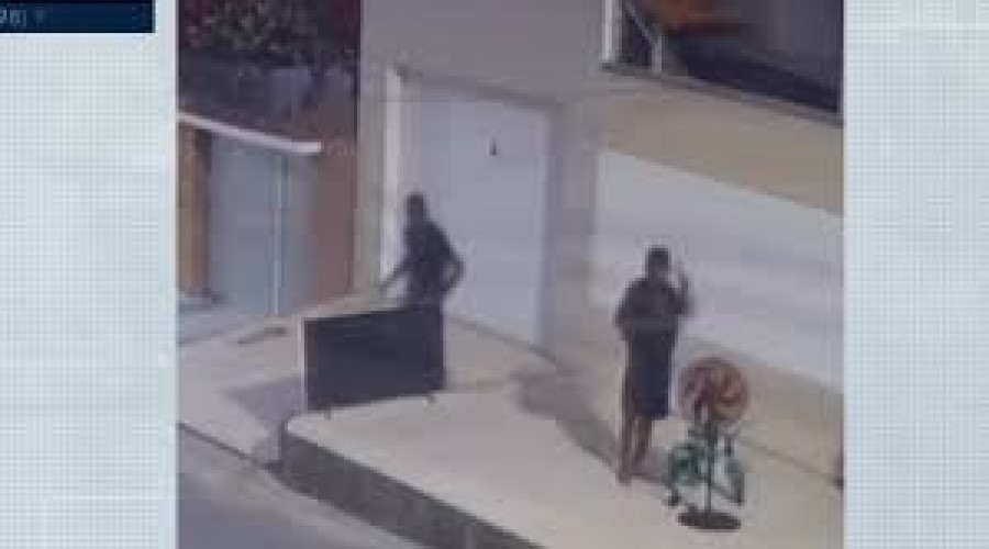 VÍDEO: Criminosos invadem e roubam casa no Recanto Vinhais, em São Luís; moradores reclamam da insegurança