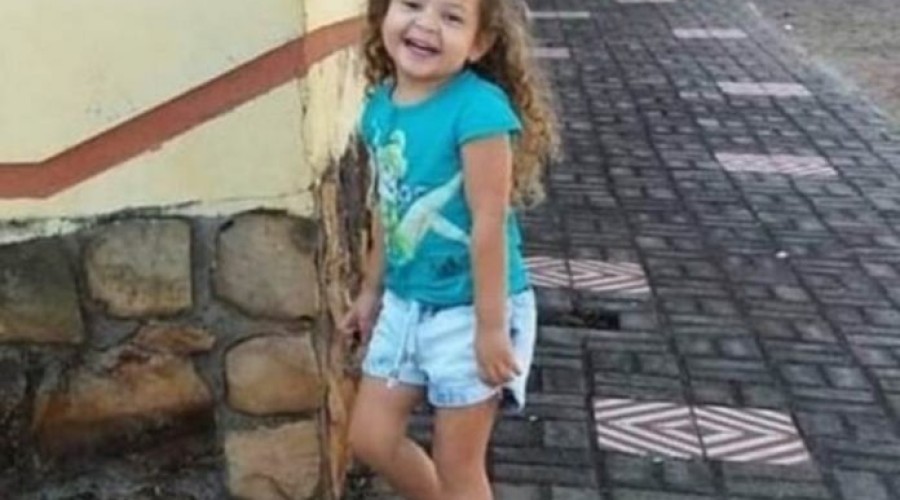 Criança é morta pelo próprio pai enquanto limpava arma de fogo