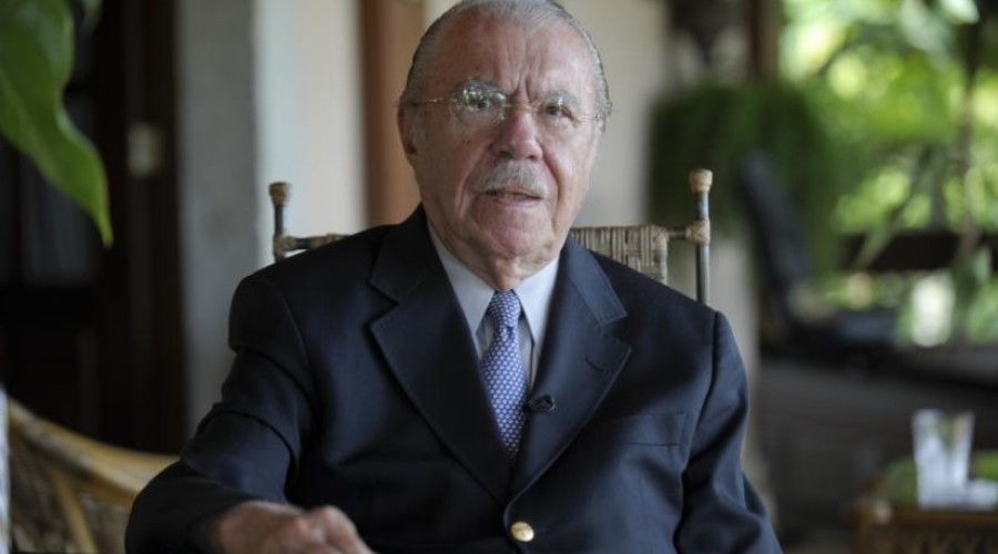 “Sou uma espécie rara”, diz Sarney em artigo