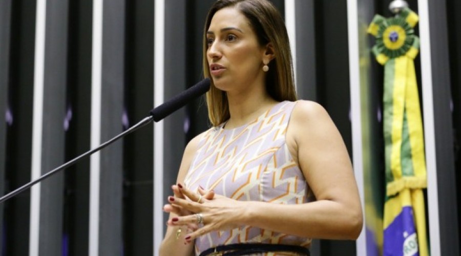 Vai para sanção projeto que prioriza e dá sigilo em matrícula nas escolas a filhos de vítimas de violência doméstica
