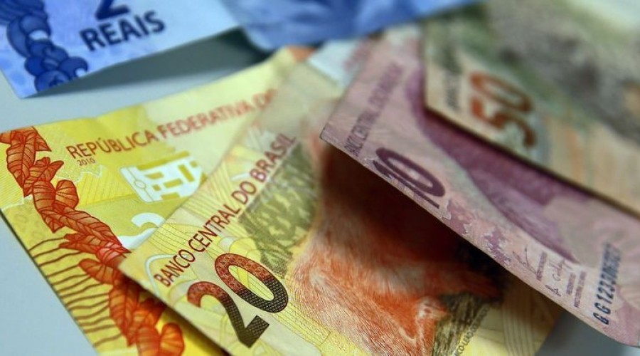 Governo publica MP com novo salário mínimo de R$ 1.212