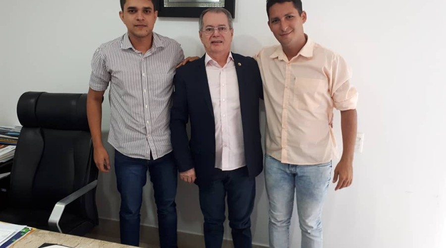 Levi Pontes recebe lideranças