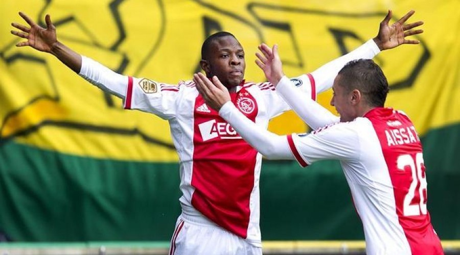 Ex-jogador do Ajax morre após ser espancado pela própria família