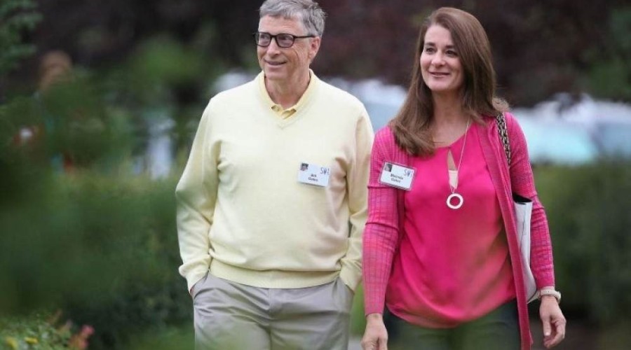 Bill Gates anuncia fim do casamento de 27 anos com Melinda