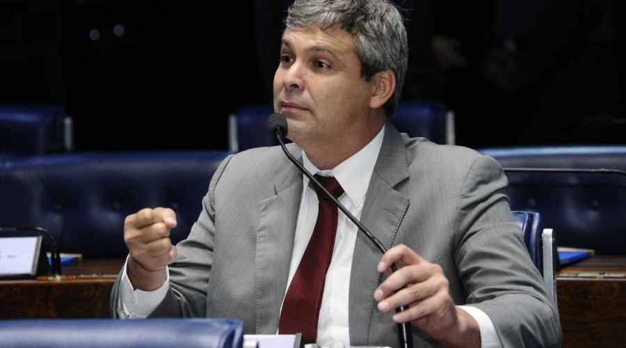 Lindbergh quer investigação por tiros em acampamento pró-Lula