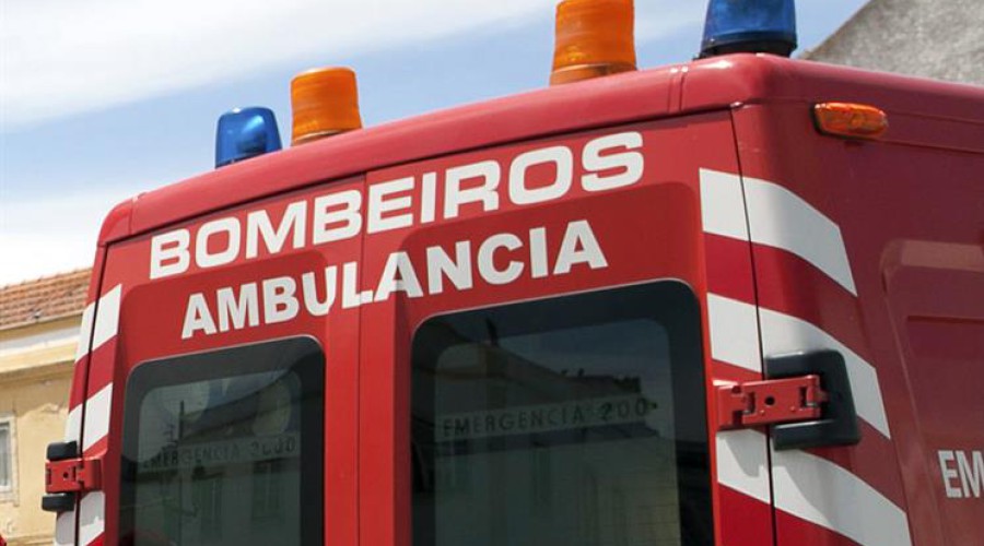 Roubou ambulância e quase atropelou mulher e bebé na fuga