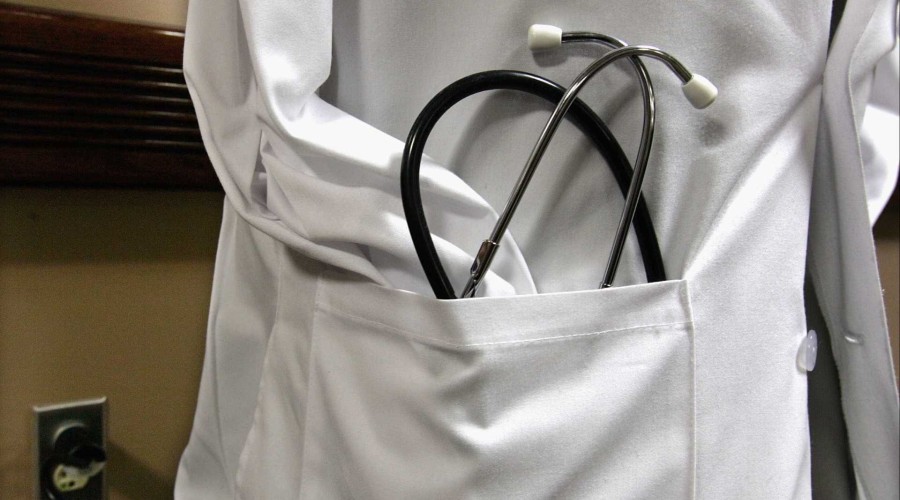 Médicos anunciam três dias de greve para maio