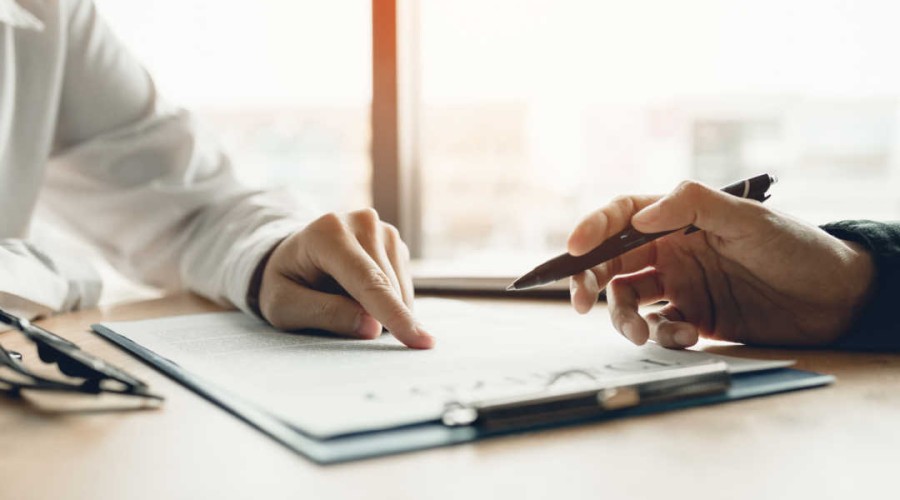 Trabalhador pode ter dois empregos formais? O que diz a lei