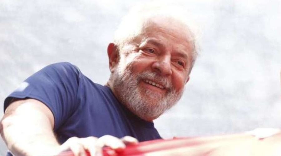 Ministro do TSE nega pedido para tirar o nome de Lula de pesquisas eleitorais