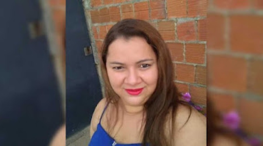 Homem mata companheira a facadas após ver mensagens no WhatsApp dela