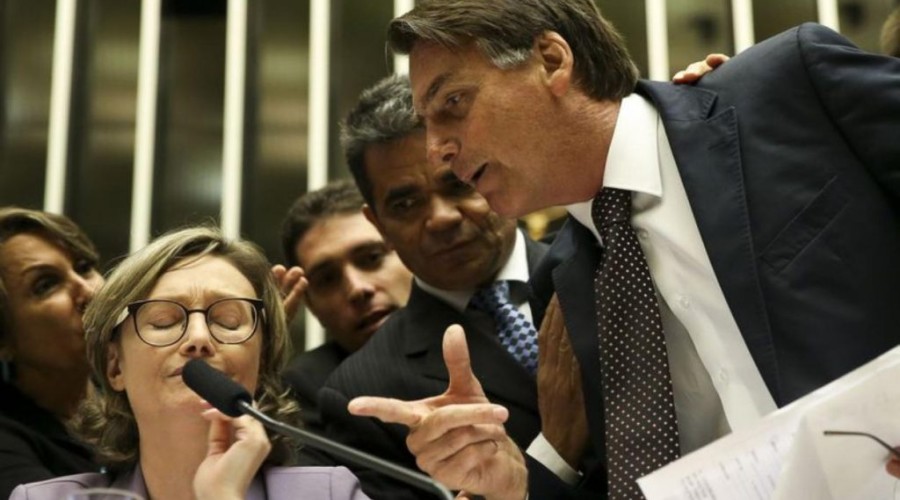 Bolsonaro será interrogado em abril por apologia ao estupro no caso Maria do Rosário