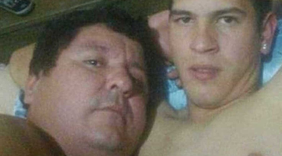 Escândalo! Vazam fotos de presidente de clube com jogador na cama