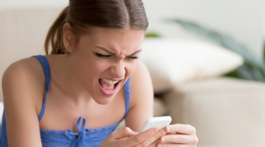 Mulher conta como descobriu traição do marido durante a lua de mel