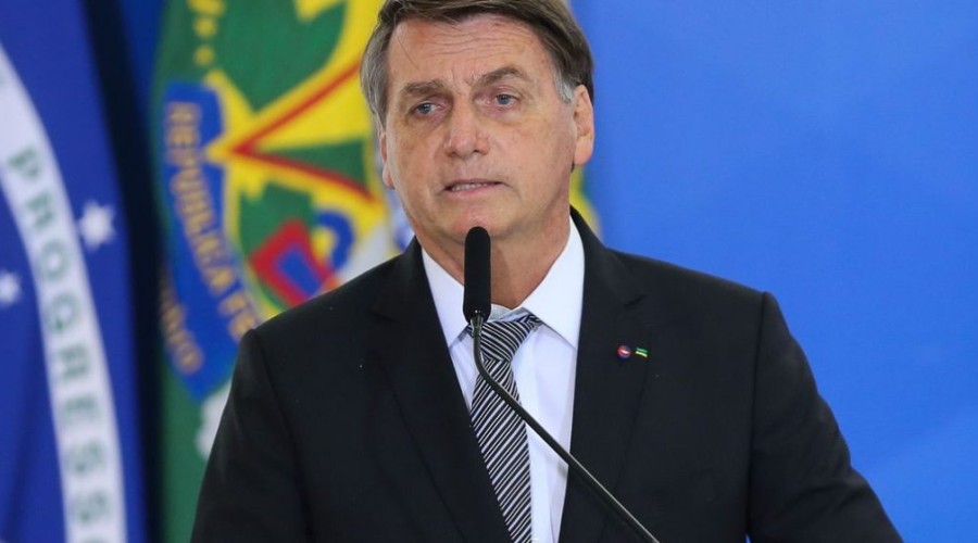 Governo pretende elevar média do Bolsa Família para R$ 250, diz Bolsonaro