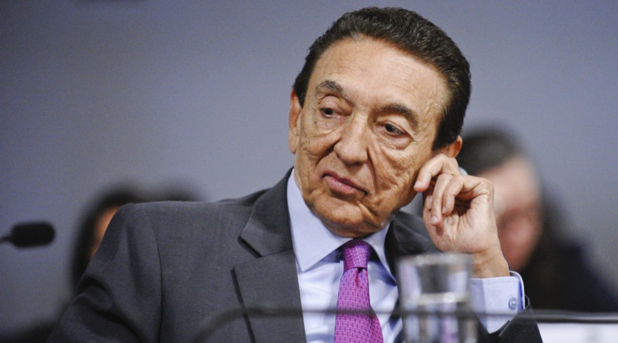 Senado: Edison Lobão já tem R$ 2 milhões para campanha