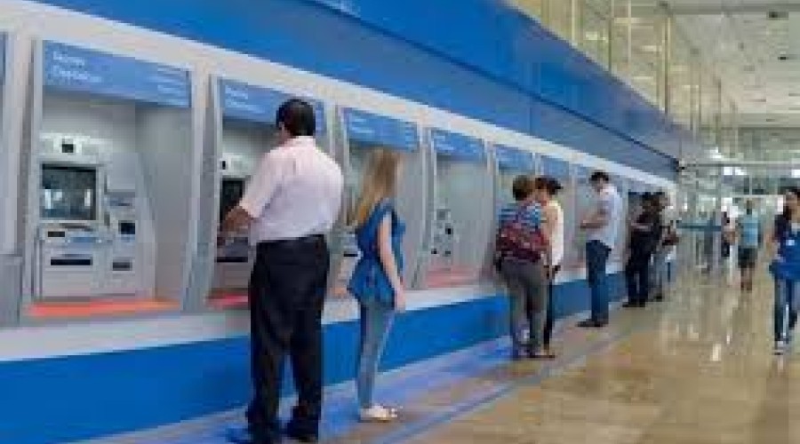 Suspeitos de roubar joias e R$ 45 mil em 