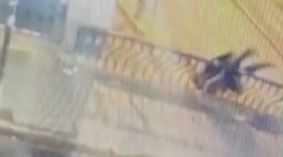 VEJA O VIDEO: Casal morre ao cair durante beijos e abraços em ponte