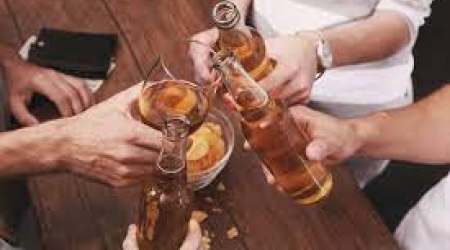 Especialista explica como o consumo de álcool causa problemas graves para o cérebro humano