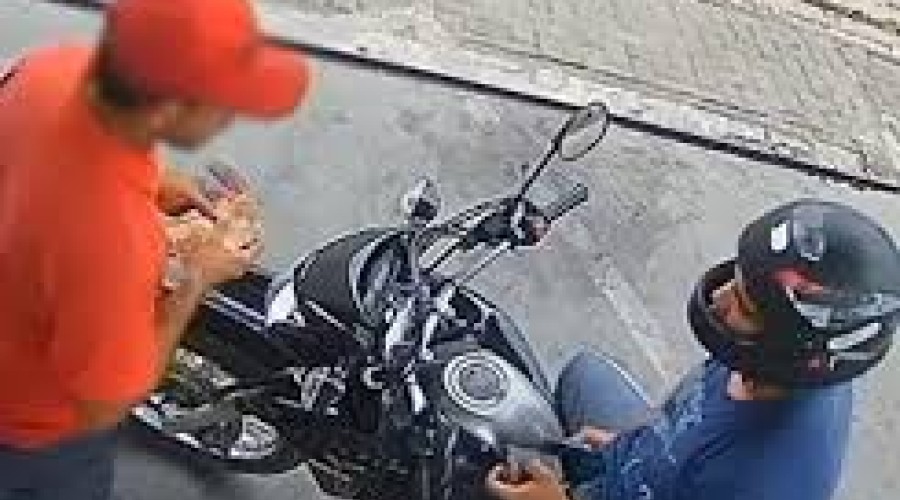 Vídeo: suspeito finge ser cliente e assalta frentista