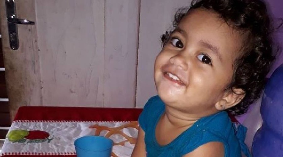 Bebê morre após comer bolo que seria levado para o pai em presídio