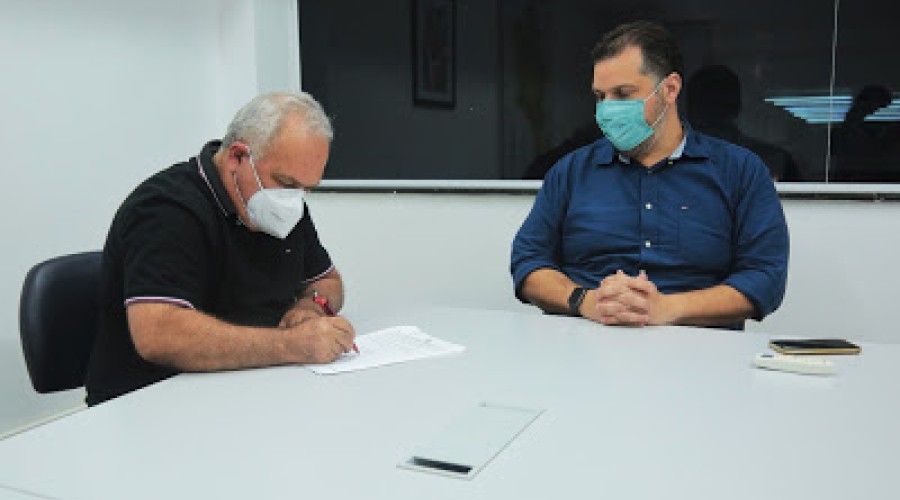 Aldeias Altas: Kedson Lima assina termo de Cooperação Técnica do Programa Aquisição de Alimentos - PAA