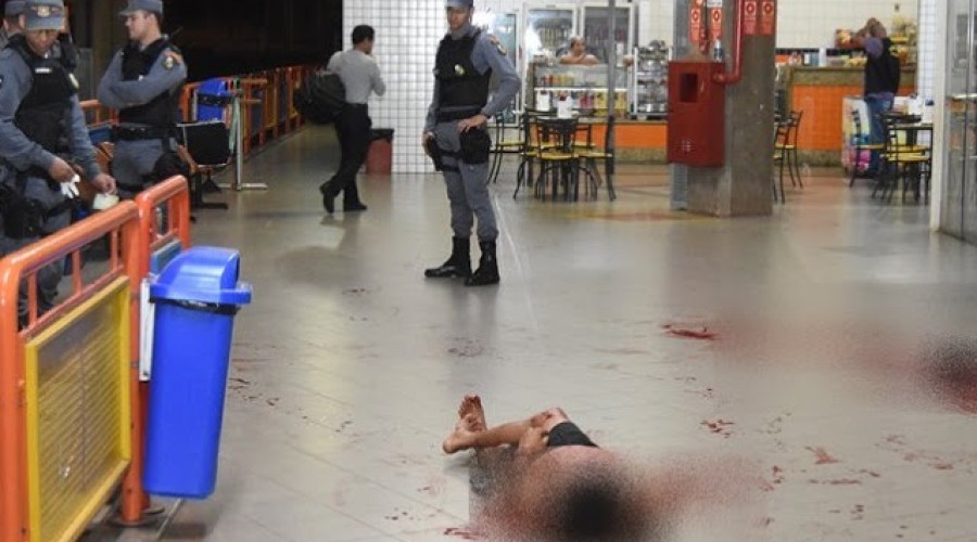 Homem é morto à golpes de faca após discussão em rodoviária
