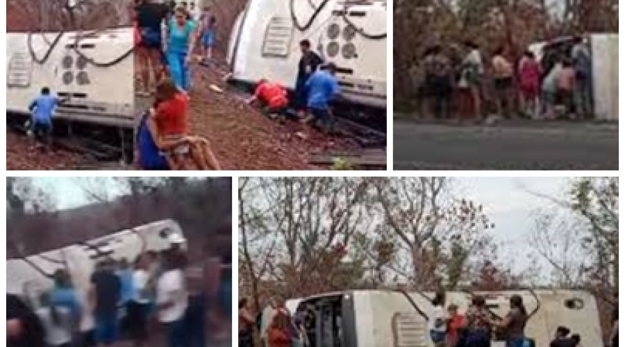 Acidente com micro-ônibus deixa um morto e cerca de 30 feridos em Caxias