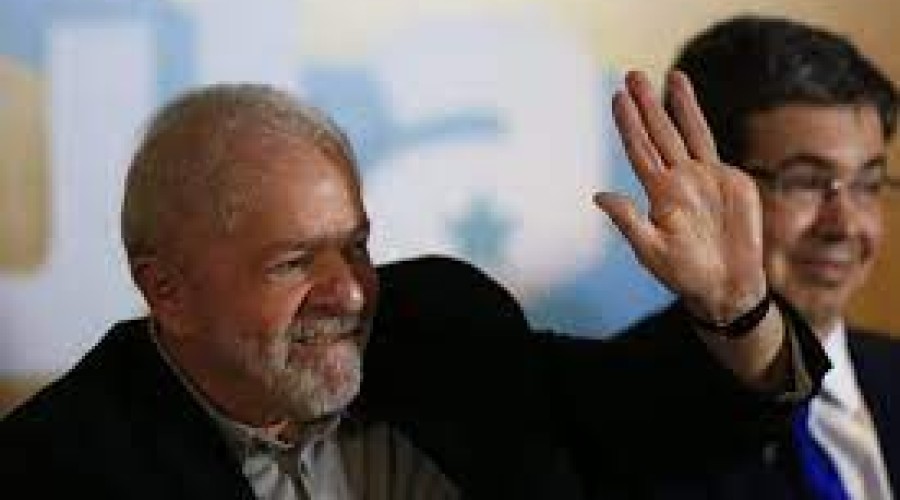 Em pré-campanha, Lula receberá princesa da Bélgica