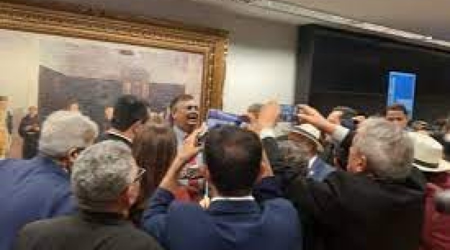 Prefeitos e bancada do Maranhão lançam Dino candidato à Presidência