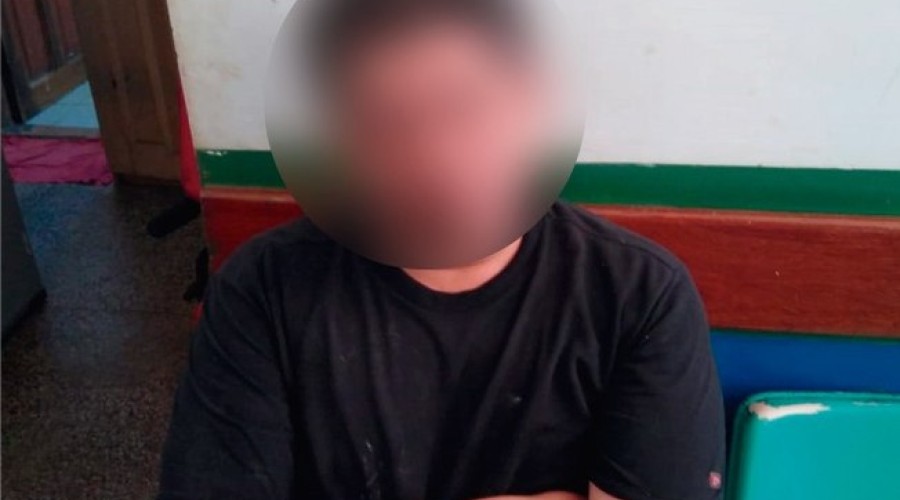 Pastor espera esposa sair de casa para estuprar filha de 12 anos