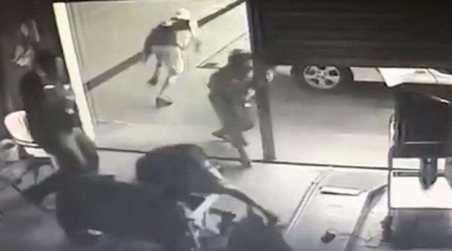 Assista ao Vídeo: Adolescente morre após tentar assaltar posto de combustível