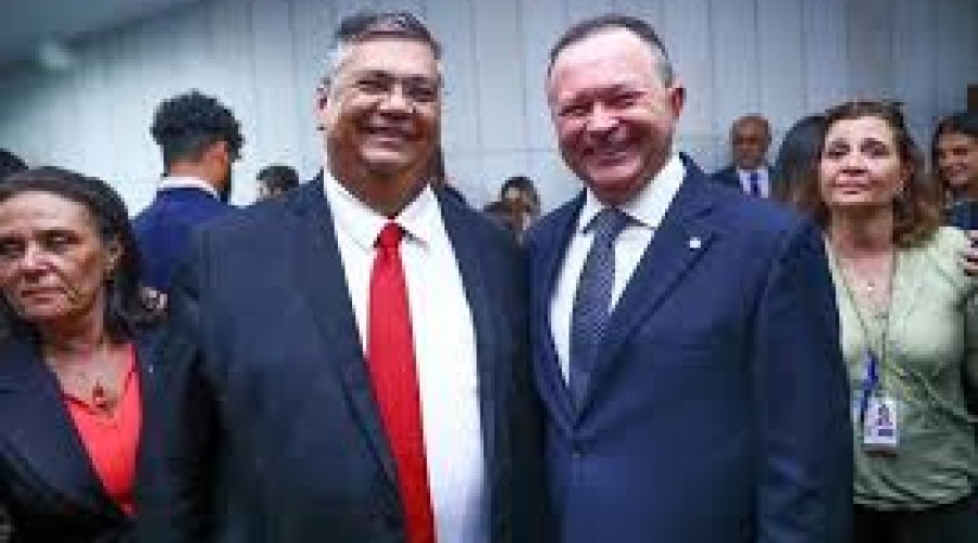 Vídeo: Brandão responde Dino após ministro “sugerir” vice de Camarão