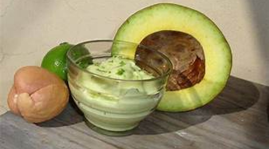 Dicas da Cozinha: Mousse de abacate com a fruta super cremoso e fácil de preparar