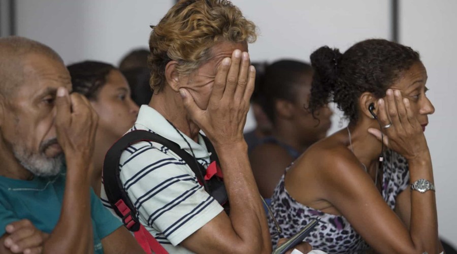 Brasil cria 184 mil vagas com carteira assinada em março, aponta Caged