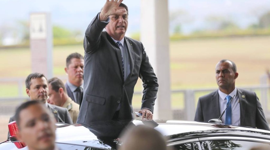 Bolsonaro sanciona projetos que ampliam proteção à mulher em situações de violência